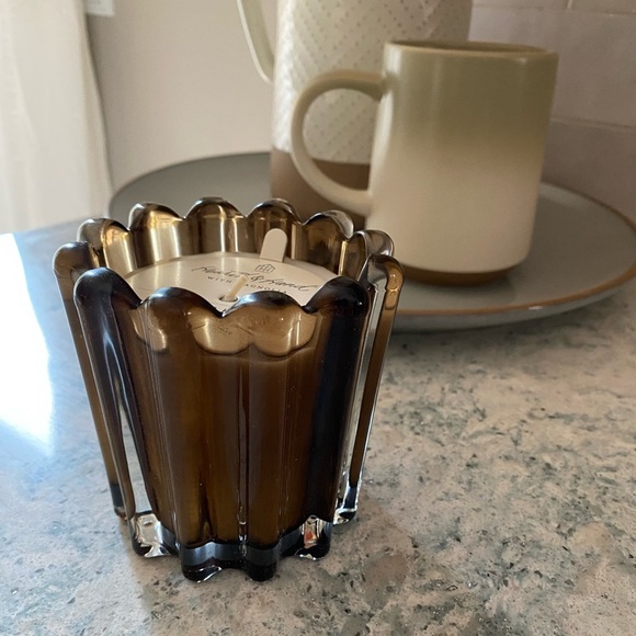 Hearth & Hand with Magnolia Soy 28hr Burning Candle Scent  Sea Salted Honey - Picture 2 of 6